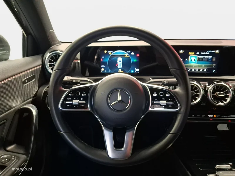 Mercedes-Benz Klasa A W177 A 200 18