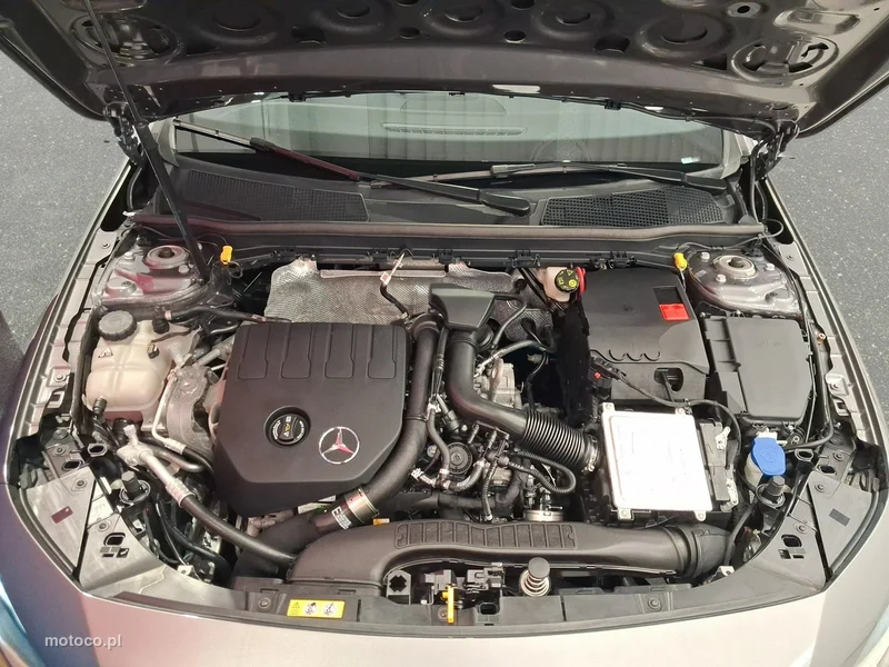 Mercedes-Benz Klasa A W177 A 200 32