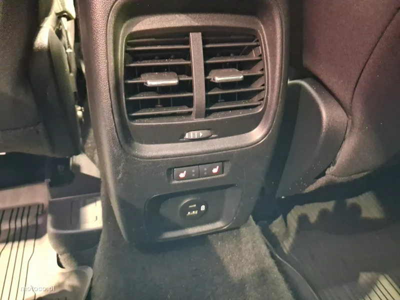 Ford Kuga III 11