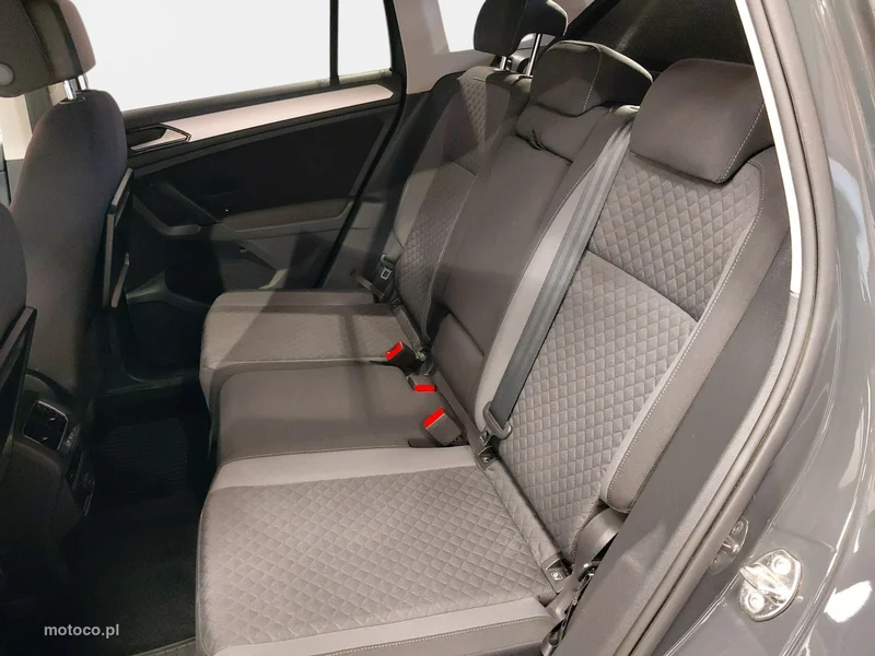 Volkswagen Tiguan AD 15