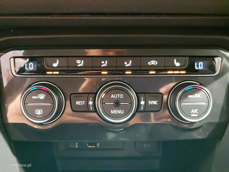 Volkswagen Tiguan AD 33