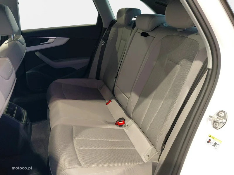 Audi A4 B9 15