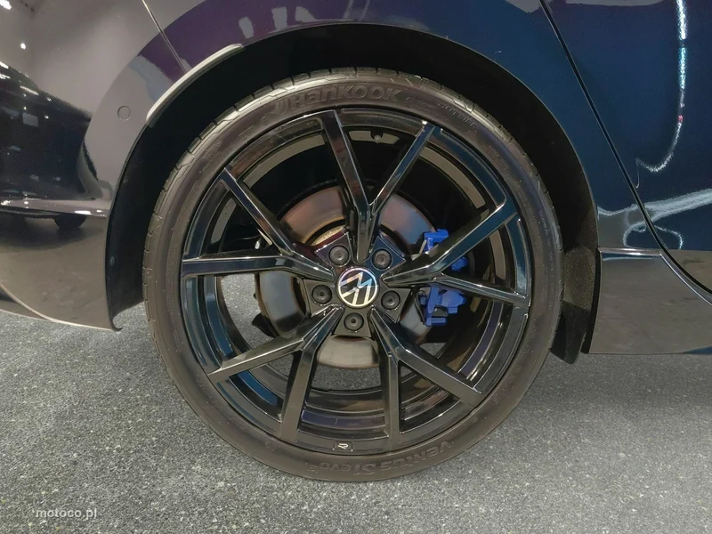 Volkswagen Golf VIII 10