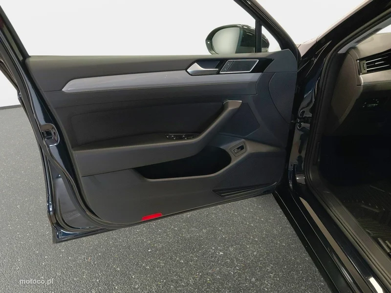 Volkswagen Passat Variant B8 11
