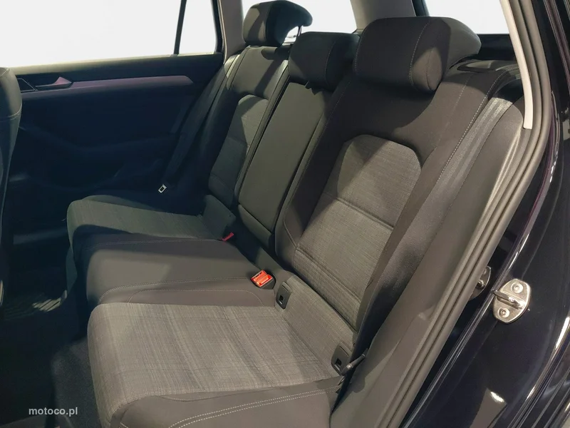 Volkswagen Passat Variant B8 15