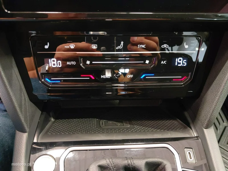 Volkswagen Passat Variant B8 21