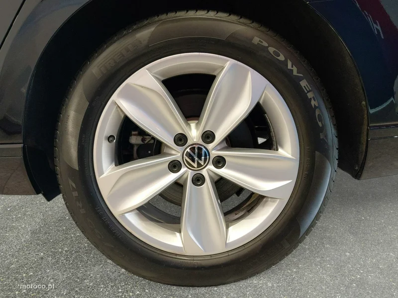 Volkswagen Passat Variant B8 9