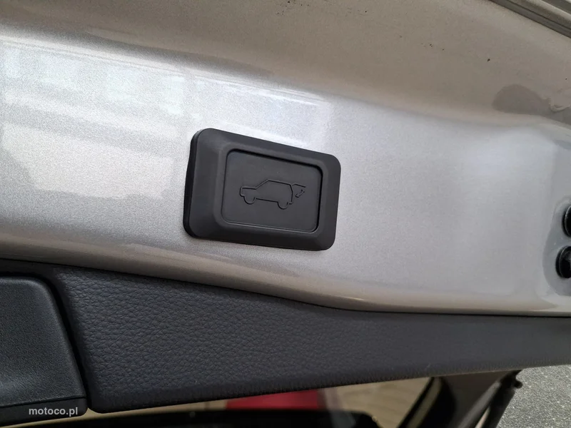 Toyota RAV 4 XA50 19
