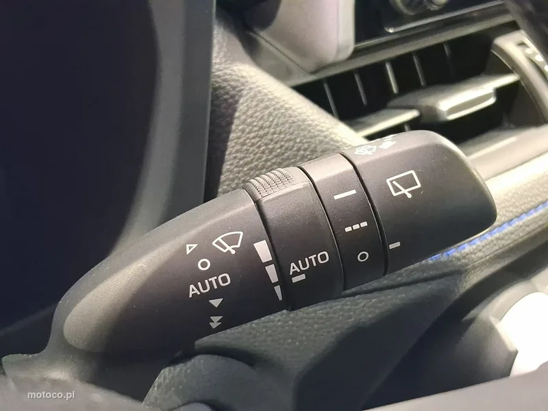Toyota RAV 4 XA50 26