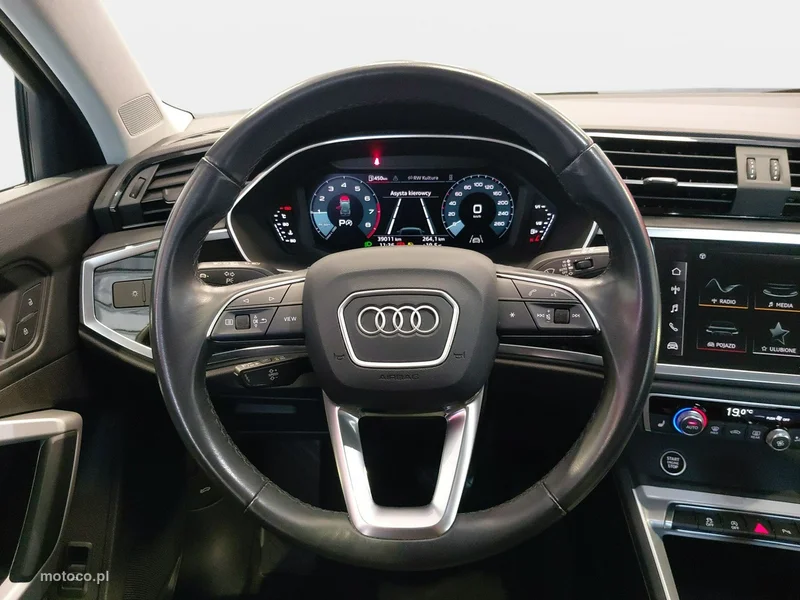 Audi Q3 F3 21