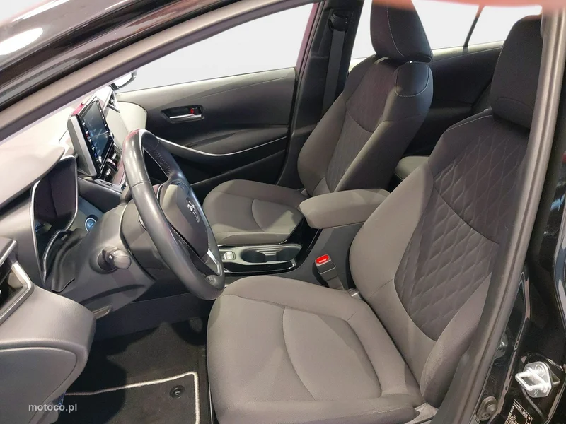 Toyota Corolla E210 13