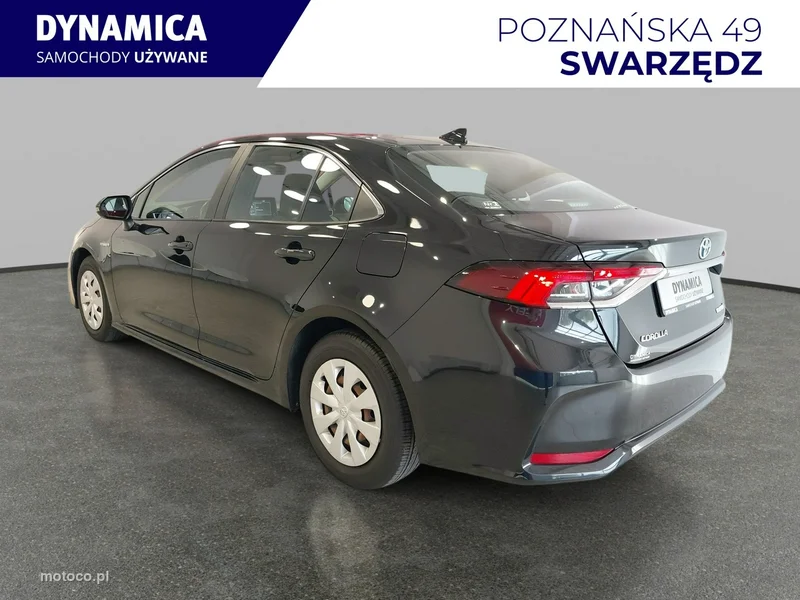 Toyota Corolla E210 5