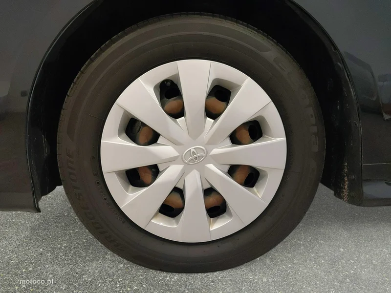 Toyota Corolla E210 10