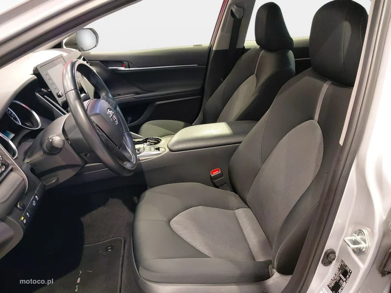 Toyota Camry XV70 12