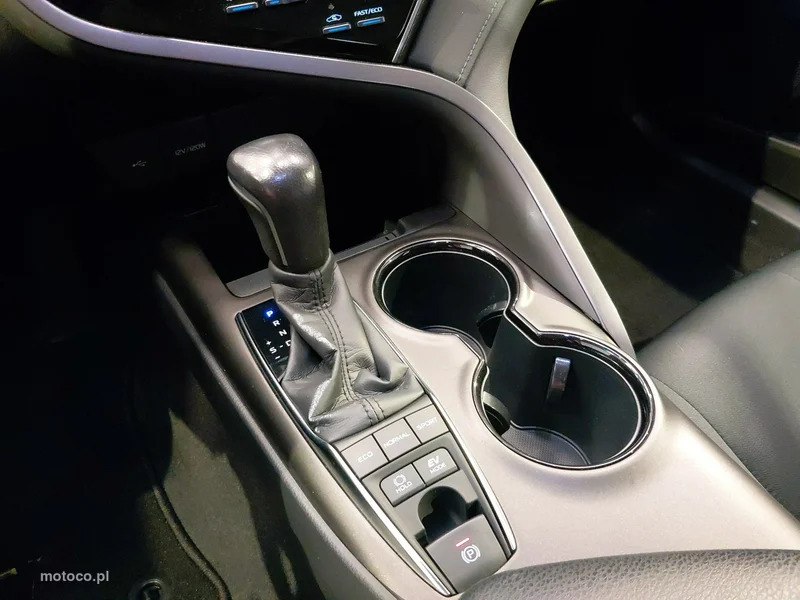 Toyota Camry XV70 30