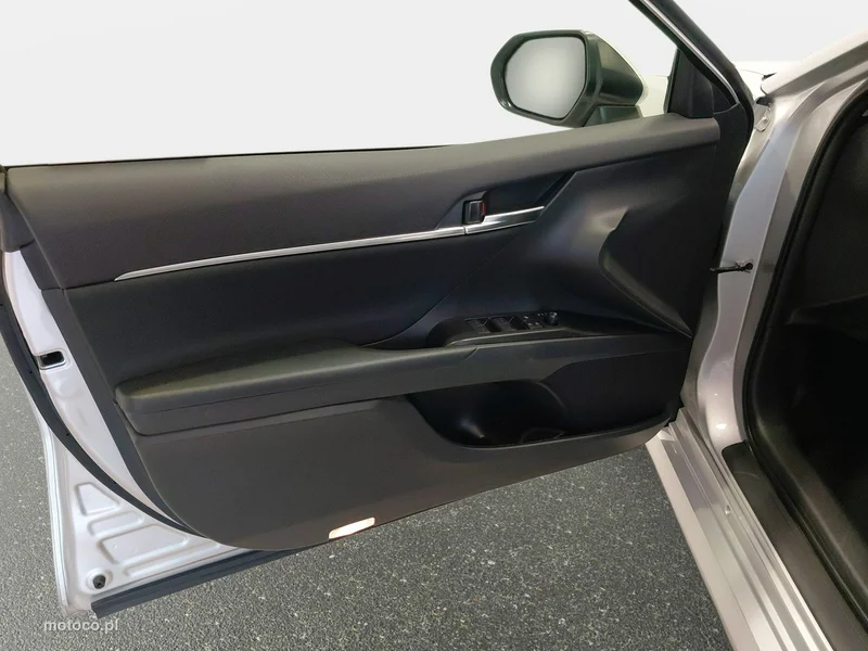 Toyota Camry XV70 33