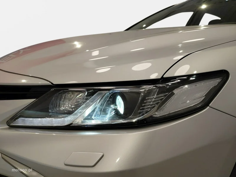 Toyota Camry XV70 9