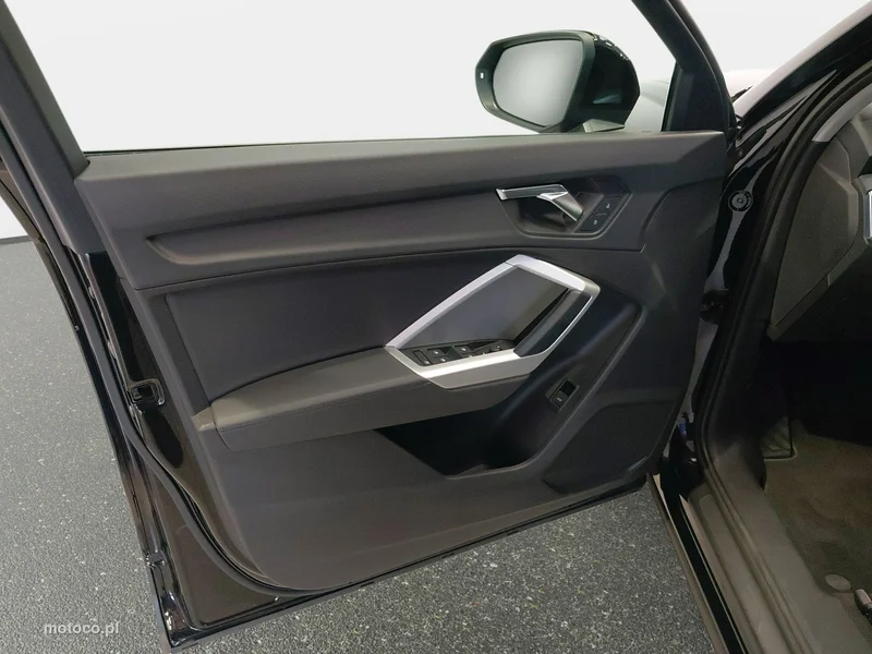 Audi Q3 F3 12