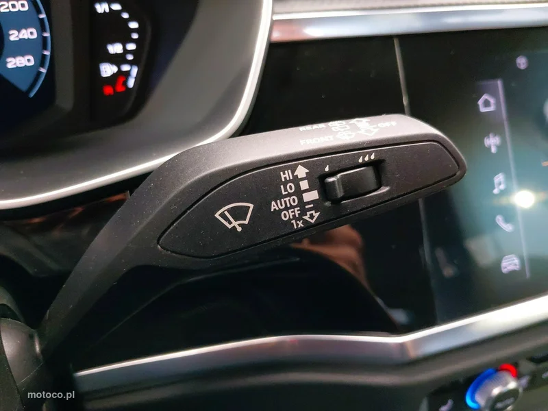 Audi Q3 F3 22