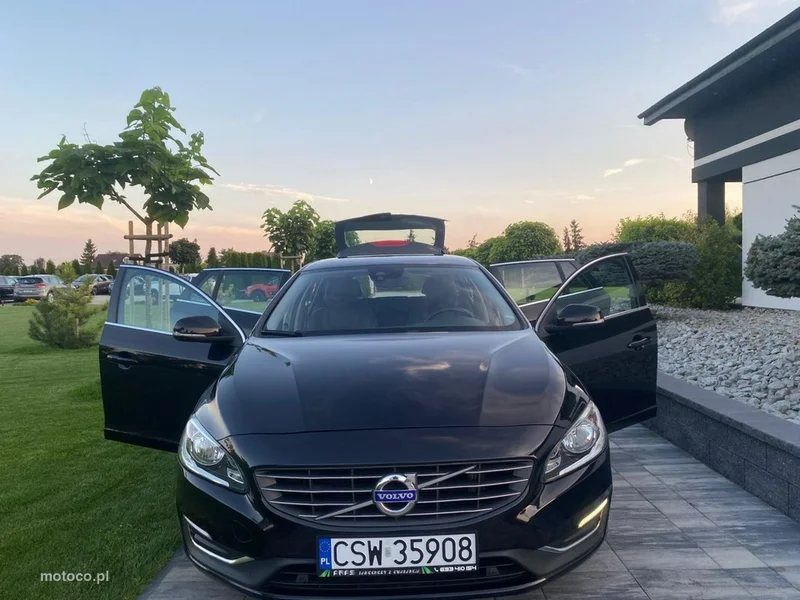 Volvo V60 12
