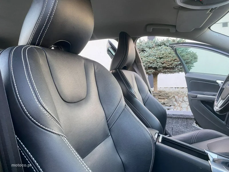 Volvo V60 14