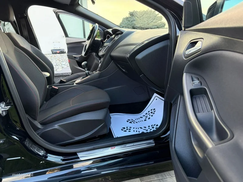 Ford Focus III 16