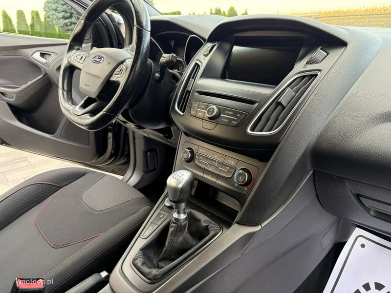 Ford Focus III 24
