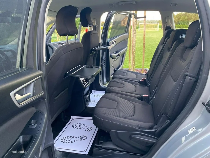 Ford S-Max II 11