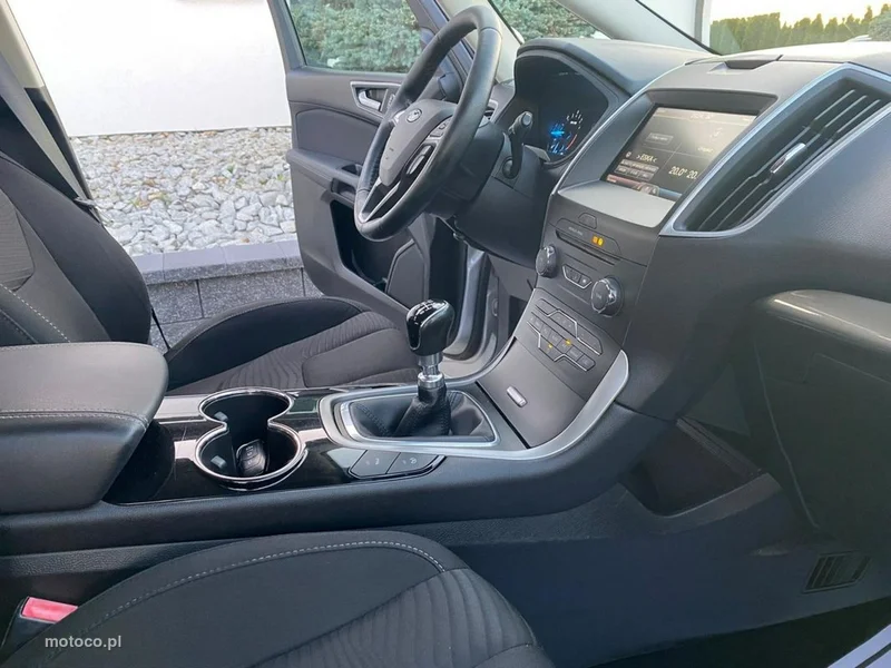 Ford S-Max II 17