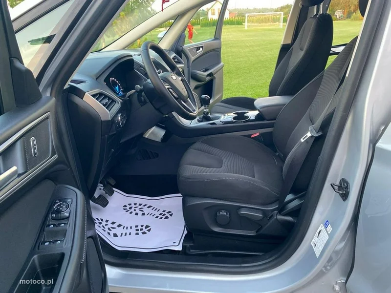 Ford S-Max II 22