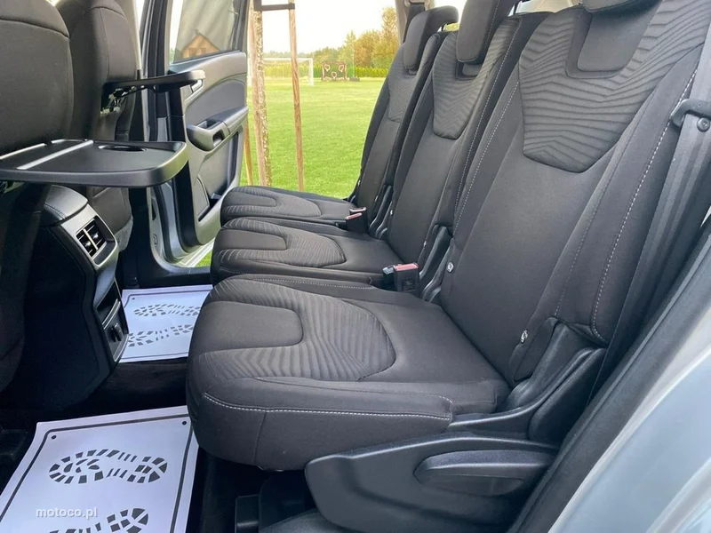 Ford S-Max II 24