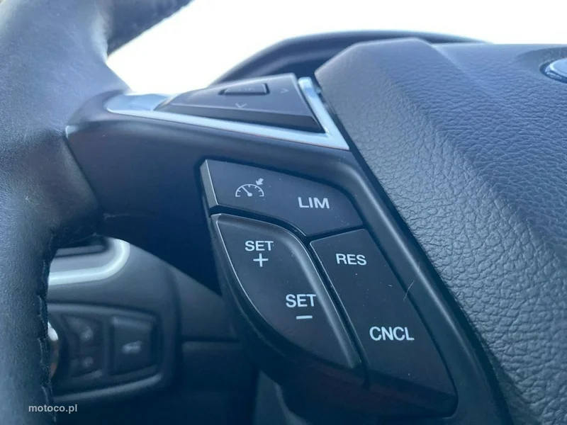 Ford S-Max II 25