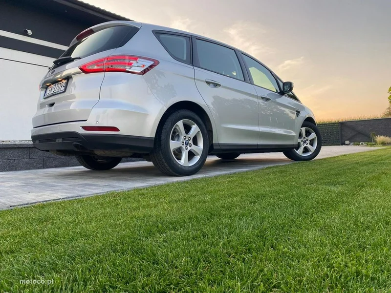 Ford S-Max II 28