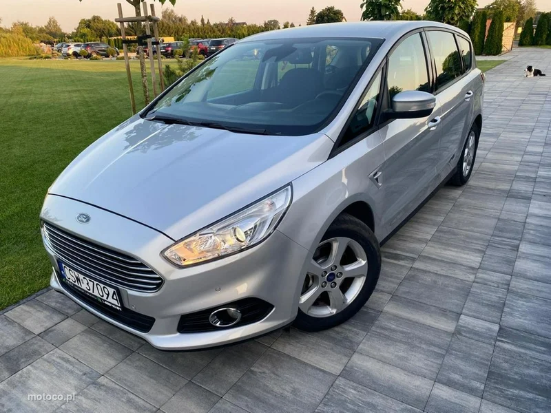 Ford S-Max II 4