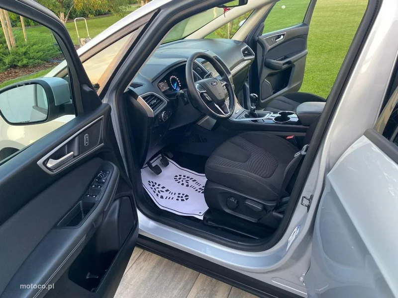 Ford S-Max II 6