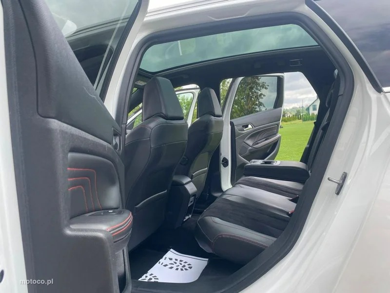 Peugeot 308 7