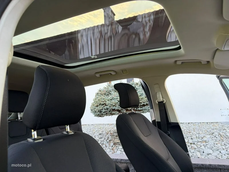 Ford S-Max II 28