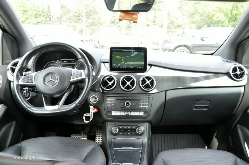 Mercedes-Benz Klasa B W246 B 220 5