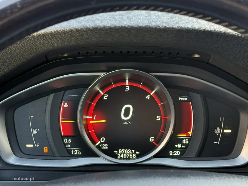 Volvo V60 16