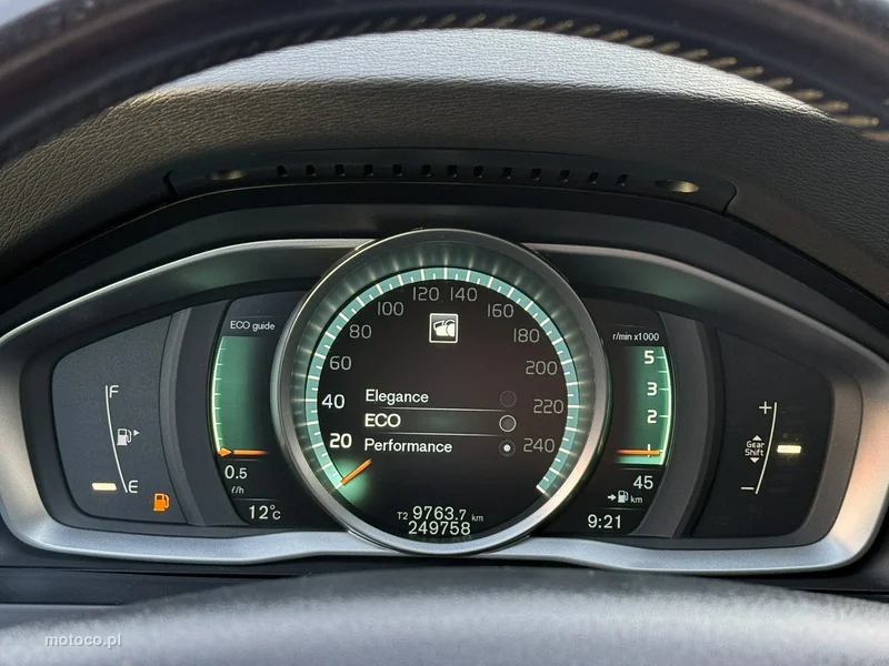 Volvo V60 64