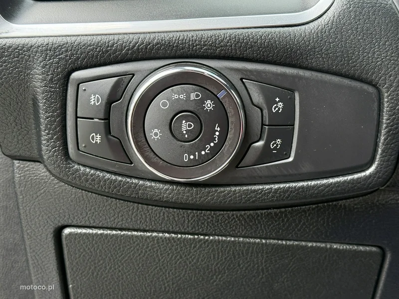 Ford S-Max II 18