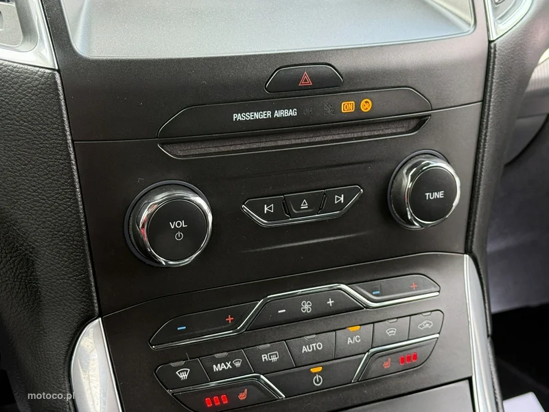 Ford S-Max II 22