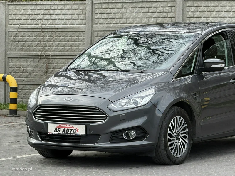 Ford S-Max II 26