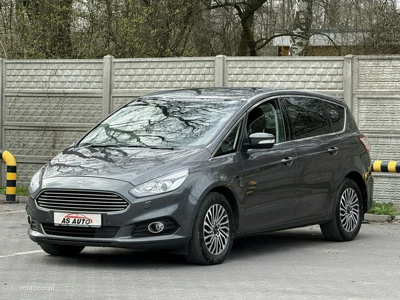 Ford S-Max II 27