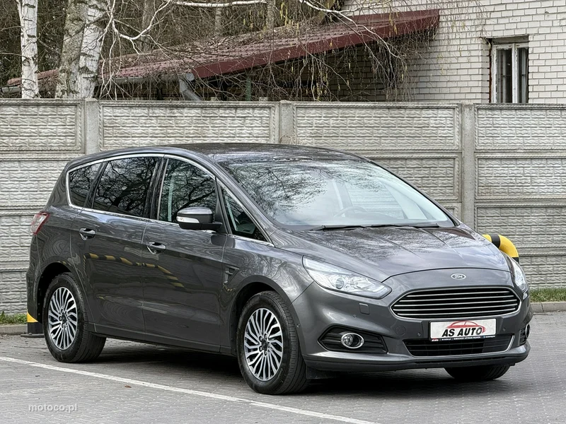 Ford S-Max II 29