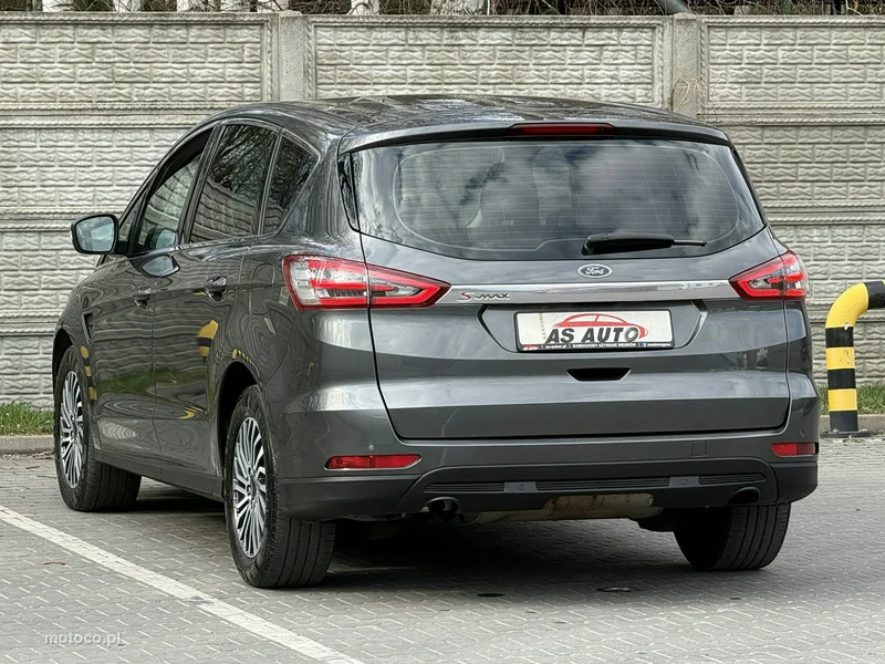 Ford S-Max II 4