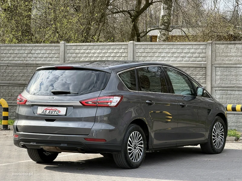 Ford S-Max II 36