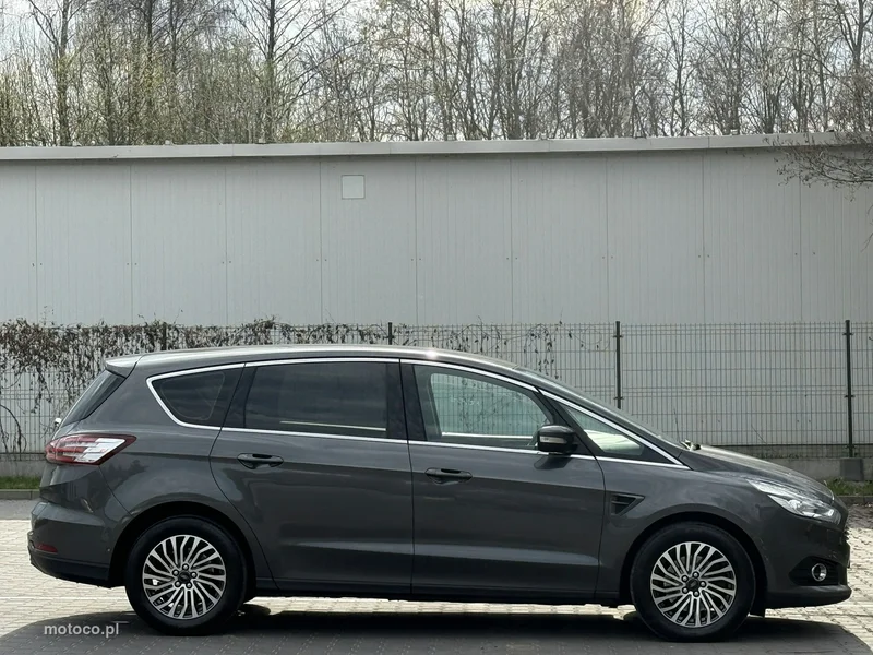 Ford S-Max II 38