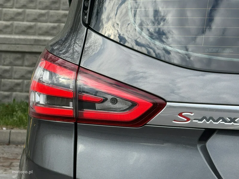 Ford S-Max II 39