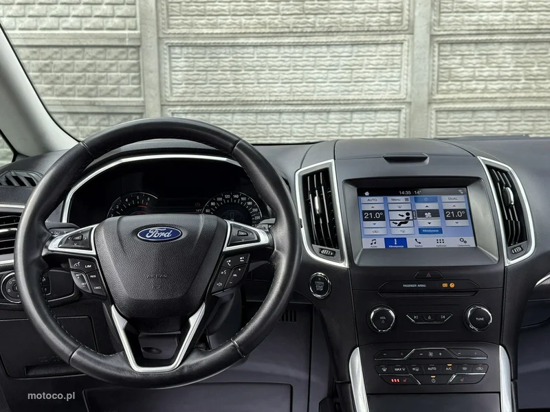 Ford S-Max II 41